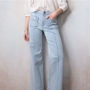 High Rise Wide Leg Jeans Womens Size 6 Light Wash
Raw Hem Boho Coastal